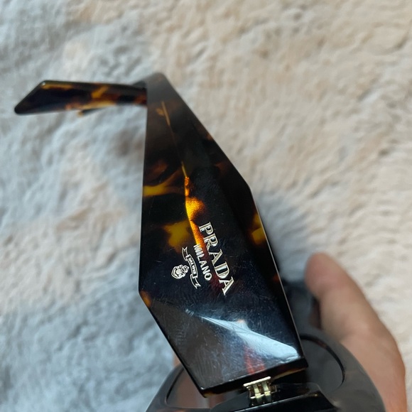Prada tortoise shell sunglasses - Picture 2 of 4